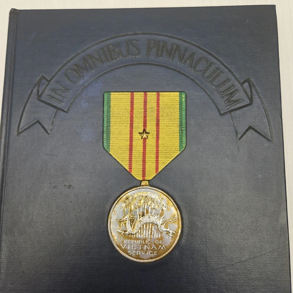 USS Kearsarge CVS-33 Vietnam Cruise Book 1967-1968 CVSG-53 Navy G.S. Weaver